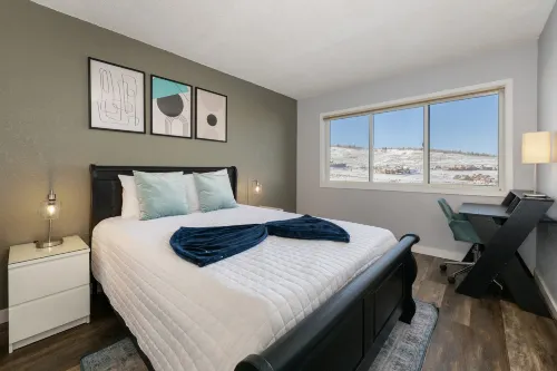 Ski-in Access and Modern Furnishings - Charming Mountain Getaway Hotels in Granby