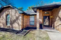 Nathan’s Haven Retreat - Unit 8: Azle Tranquil Escape Hotels near Ranchview Village Shopping Center