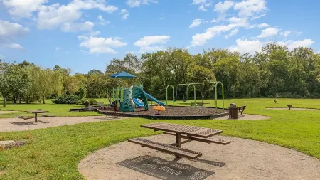 Breathtaking Views and Cozy Backyard - Spacious Family Retreat