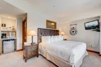 Ski-in/Ski-Out Access with Balcony and Hot Tubs - Inviting Cozy Retreat Hôtels à : Comte de Summit