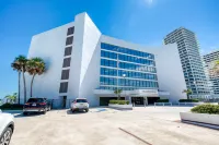 Beachfront Atrium Condo - Oceanview, Pool, Hot Tub, Jacuzzi