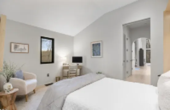 Stunning Spool and Sunken Fire Pit - Luxurious Hilltop Retreat