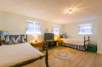 Charming Family Hideaway with Large Deck and Fire Pit - Cozy Beach Escape Hotels near Sandwich Glass Museum