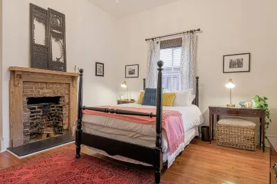 Private Entrance and Off-Street Parking - Charming Historic Retreat Hotels near Dutch Square Center