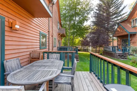 523 S Cache Отели в г. Джексон