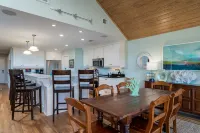 Phenomenal Beachfront Views and Spacious Living - Gorgeous Coastal Retreat