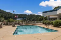 Clarion Pointe Sylva Near Cherokee Area - Uima-altaat