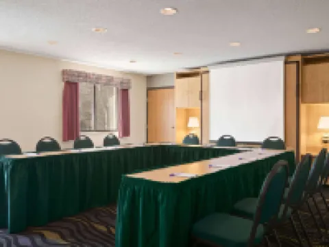 Baymont by Wyndham Logan Hotels in Hocking County