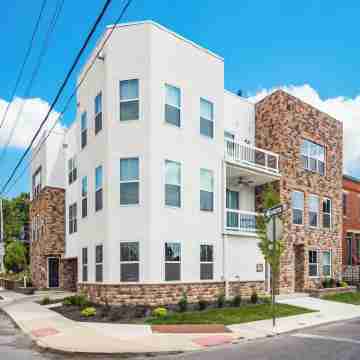 Modern Oasis in Columbus with Hot Tub on Roof with City Views Hotel Exterior
