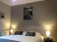 Demeure & Dépendance - Chambres d'hôtes Depuis 2012 Hotels in Tassin-la-Demi-Lune