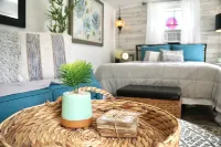 Gorgeous luxury waterfront tiny home on the bluffs