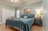 Beachfront Access and Dual Living Spaces - Spacious Coastal Oasis