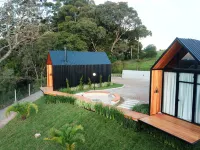 Alta Vista Cabanas Hotels in Garibaldi