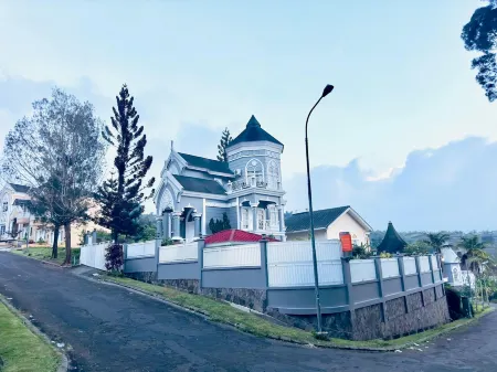 Eton Asia Villas-Kota Bunga