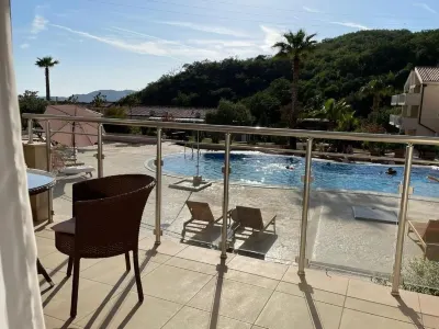 BH One Bedroom Apartment - Shared Pool