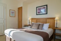 Hôtel Saint-Laurent, the Originals Relais Hotels in Yvelines