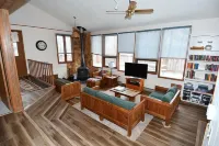 Brigadoon - Pet Friendly, Wifi, Pool Access, King Bed, Hiking, Wood Stove, Family Friendly, Deck