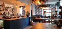 Campsite - the Ring Pub Glamping Pods Hotels in Rhosgoch