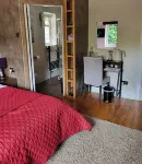 ลิตเติ้ล โรบิน เกต โรงแรมใน