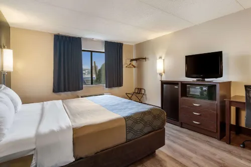 Econo Lodge Darien Lakes
