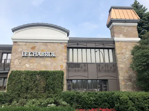 Le Chabrol Hotel & Suites