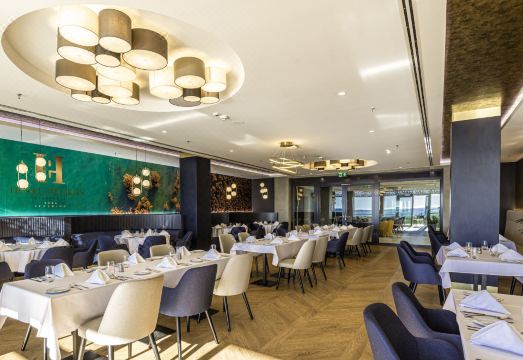 2. 호텔 헬리콘..