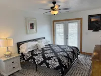 Hacienda Roja - the Juniper #5 at Wind Walker Homestead Hotels in Spring City