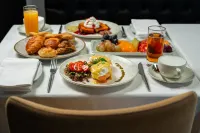 Vivid Blue Serenity Resort - breakfast