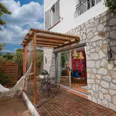 Studio Terrasse La Roulotte du Tzigane Mandara Beach Antibes Juan-les-Pins Hotel Exterior