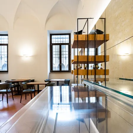 Bonacolsi Collection, MantegnaHotels