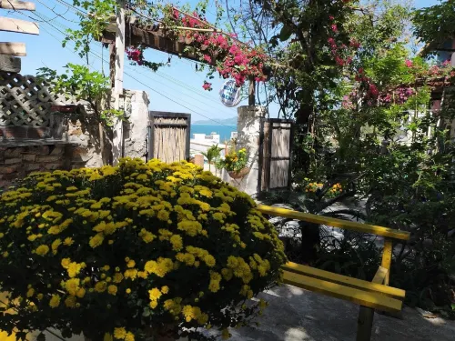 كونفيتي هاوس