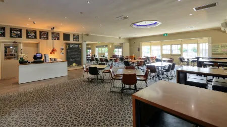 Coachman Hotel Motel