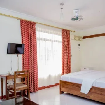 Kilimanjaro Crane Hotel