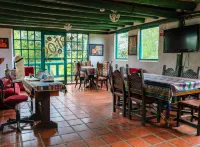 Hostería Colibri Aeropuerto Hotels in Пуэмбо