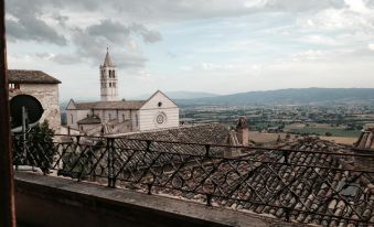 Residenza la Corte Assisi