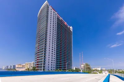 Beachwalk Resort Hotel Các khách sạn gần La Mer Condominium Association