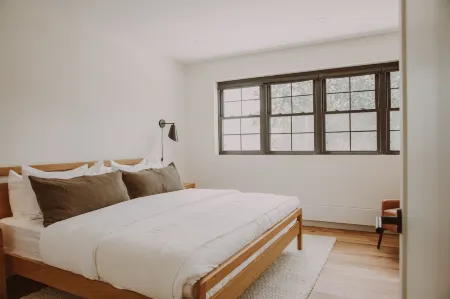 Dwell Aparthotels Отели рядом с достопримечательностью «Университет Квин»