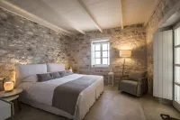 Bassa Maina Villas & Suites