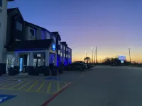 Crystal Inn - parking