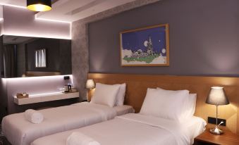 Four-G Hotel