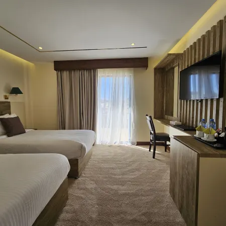 Edom Hotel