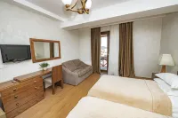 Crystal Hotel & Spa Hotel a 