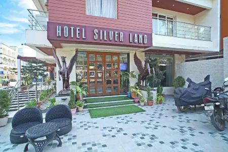 Hotel Silver Land New Digha with Rooftop Pool
