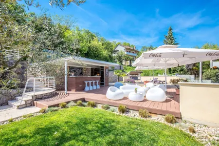 Villa Nada Отели в г. Ловран