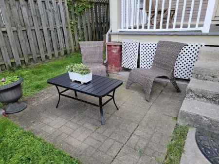 The Kings Throne Inn and Guest House Отели в г. Толедо