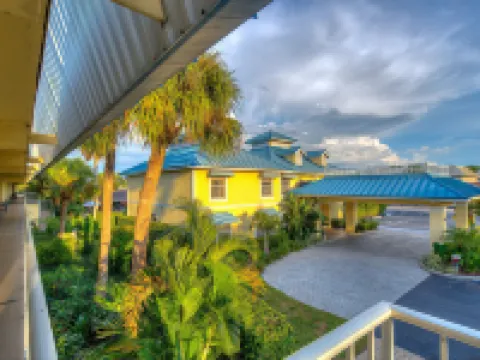 Naples Garden Inn Hotels in Naples