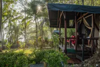 La Leona Eco Lodge Hotels in Carate