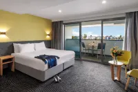 Mercure Melbourne Caroline Springs - Private Pools