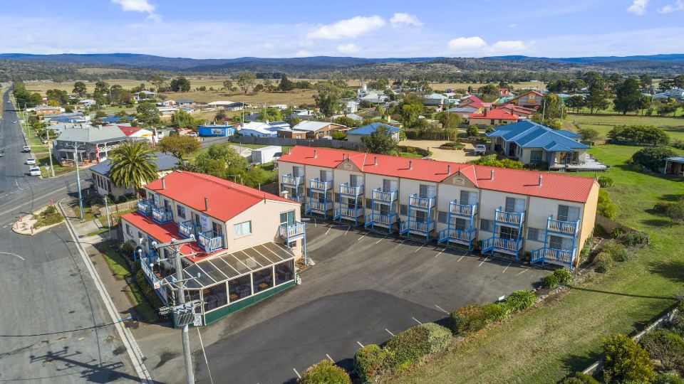AMOS HOUSE MOTEL