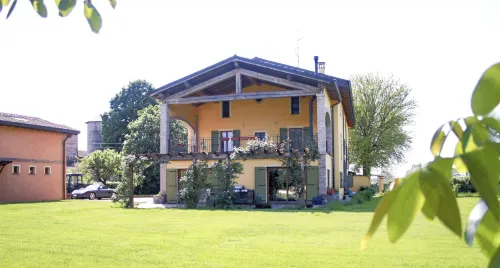 Agriturismo SetteLune Hotels in Canossa
